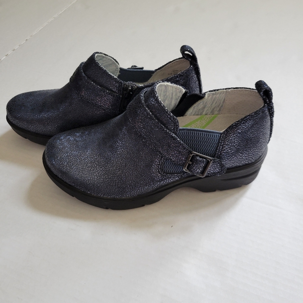 Align Arya Moonlight Navy Blue Slip Resistant Shoe Clog W Side Zip Ladies 6.5W